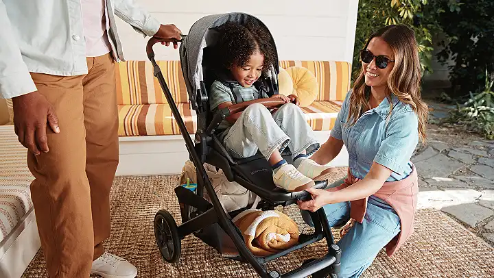 parents with child in Cruz V3